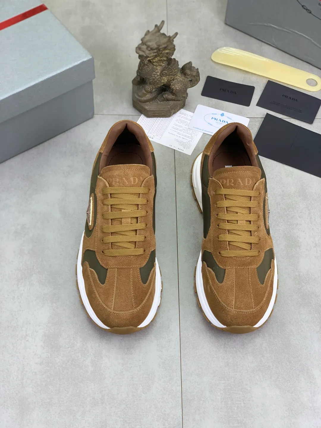 Men's shoes P560 💰 [New style] popular models are on the official website, 🆘 The trendy brand (Prada) mainly promotes popular models, avant-garde and versatile fashionable men's shoes private version mold opening, cowhide surface splicing 1:1.. Fashionable and simple, original imported cowhide lining cowhide feet; the atmosphere and personality are more fashionable, eye-catching and pursuing class. It will subvert the old ideas and be a must-have for fashionistas who want to spend time with you! Must keep it! Tall and comfortable, large and low, high-end quality workmanship. Code number: 38-44 (45 customized) 5️⃣ colors available.
